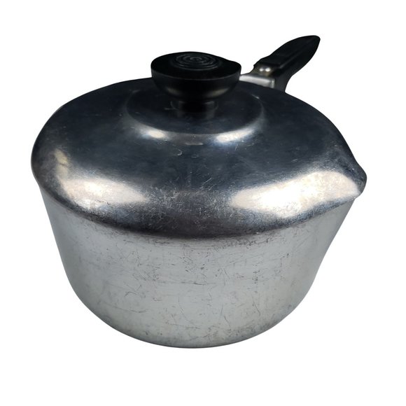 Vintage Magnalite GHC 2 Quart/2 Liter Pot with Lid Double Pour Spouts Made USA - Picture 3 of 10